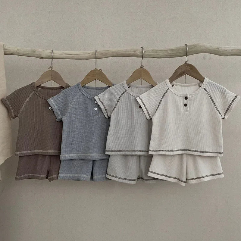 חליפה קצרה- אורי