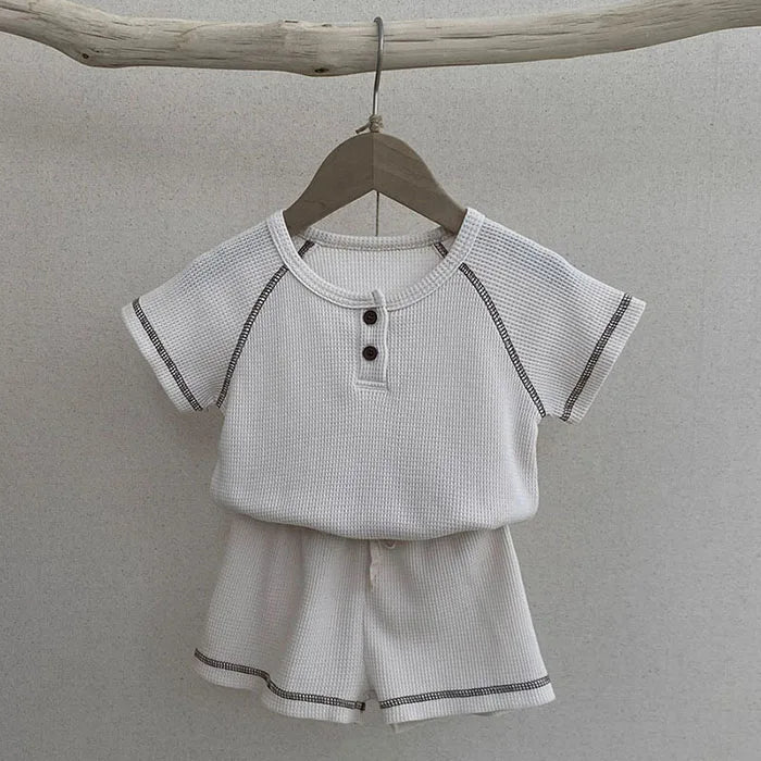 חליפה קצרה- אורי