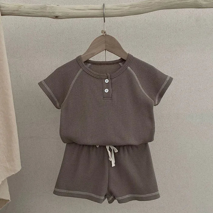 חליפה קצרה- אורי