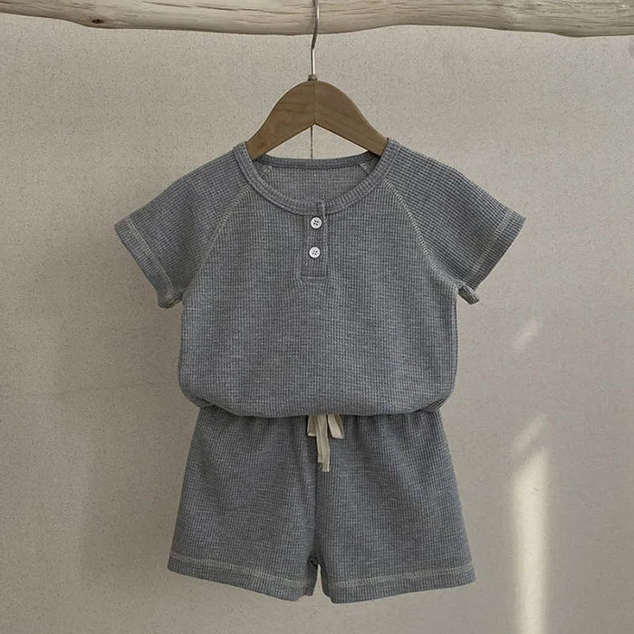 חליפה קצרה- אורי