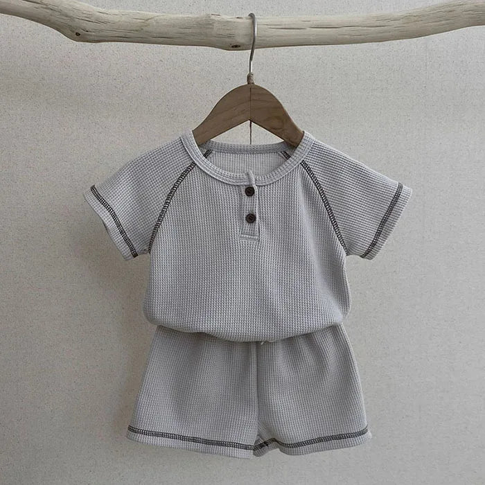 חליפה קצרה- אורי